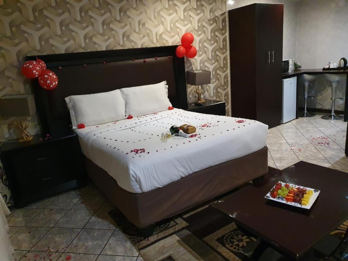 Ecotel Premier Lodge & Conference Centre Бенони Экстерьер фото