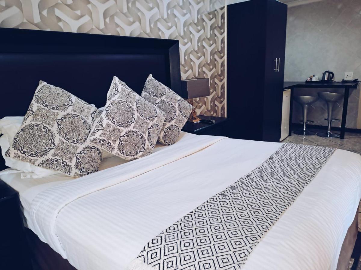 Ecotel Premier Lodge & Conference Centre Бенони Экстерьер фото
