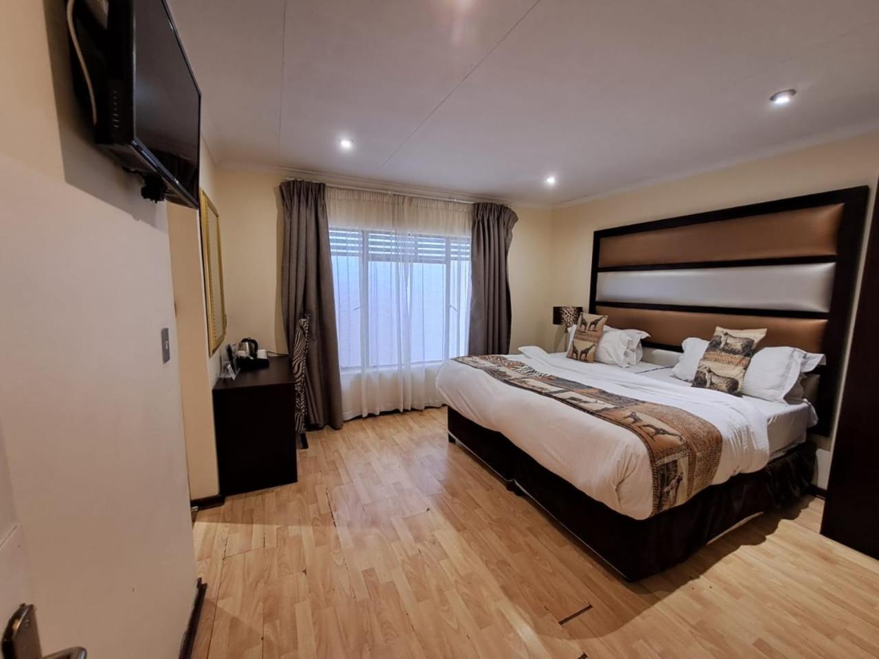 Ecotel Premier Lodge & Conference Centre Бенони Экстерьер фото